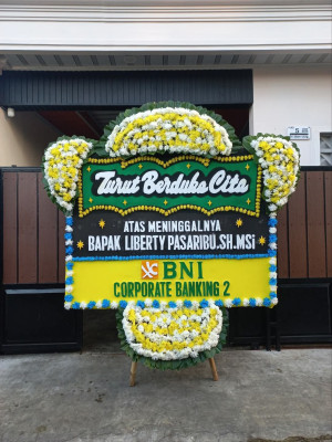 Papan Bunga Duka di Tatura Selatan